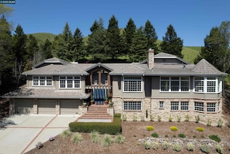 46 Merrill Cir N, Moraga, CA 94556