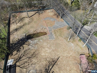 9 Old Chester Rd, Essex Fells, NJ 07021