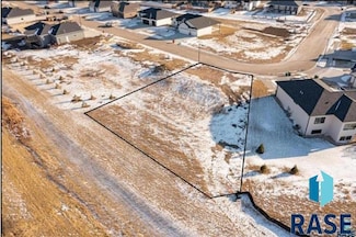 270 Central Park Ct, Harrisburg, SD 57032