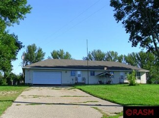 56586 Fort Rd, New Ulm, MN 56073