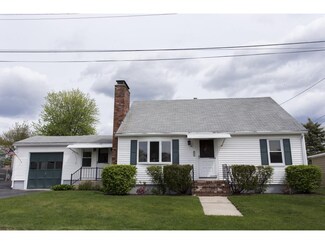 21 Mcguigan Ave, Manchester, NH 03103