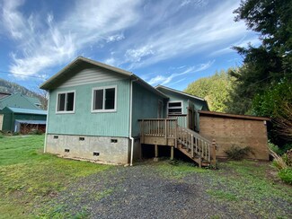 431 E Aldersprings Rd, Waldport, OR 97394