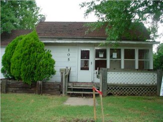 105 E 1st Ave, Caney, KS 67333