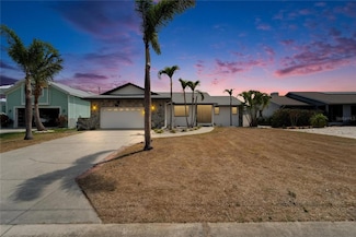 743 Kingston Ct, Apollo Beach, FL 33572