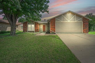 1908 Rutherford Ln, Arlington, TX 76014