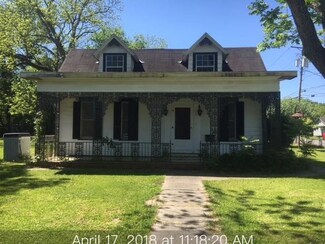 206 S Lake Arthur Ave, Jennings, LA 70546