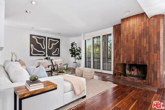 11982 Kiowa Ave Unit 203, Los Angeles, CA 90049