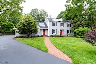 41 Wilkinson Rd, Randolph, NJ 07869