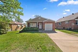8452 S Laclede Station Rd, Saint Louis, MO 63123