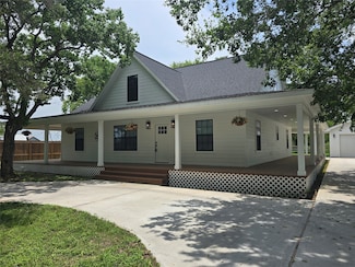 1585 County Road 237, Ganado, TX 77962