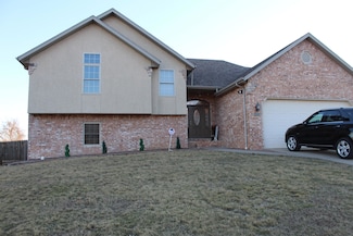 1100 Chicory Ln, Aurora, MO 65605