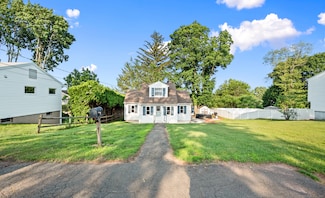 12 Homecrest St, Newington, CT 06111