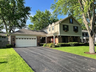 219 Schuldt Dr, Lake Zurich, IL 60047