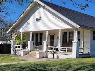 704 W Walcott Ave, Comanche, TX 76442