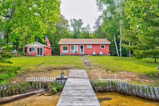 610N W Gulliver Lake Rd, Gulliver, MI 49840