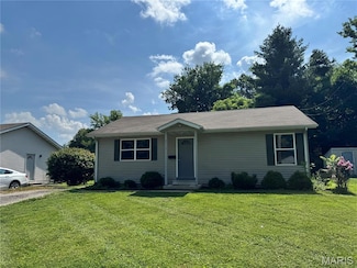 2713 Sassy Ln, Belleville, IL 62226