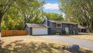 2513 Parkway Place, Burnsville, MN 55337