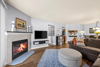 384 Park Hill Dr Unit A, Pewaukee, WI 53072