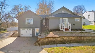 80 Lacona Ave, Des Moines, IA 50315