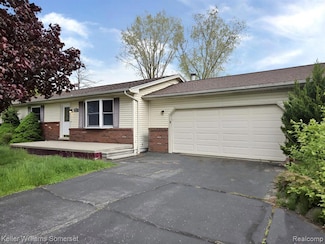 2310 Fred W Moore Hwy, Saint Clair, MI 48079