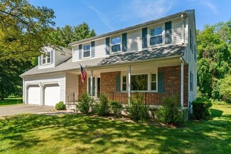 22 Pinecone Ln, Southborough, MA 01772