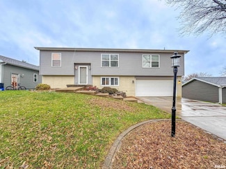 102 Tonti Ct, Pekin, IL 61554