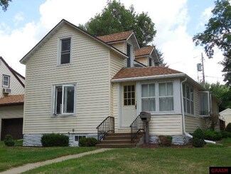112 112 N Center Ave, Madelia, MN 56062
