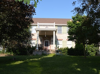 1425 Shorewood Dr, Saint Anne, IL 60964