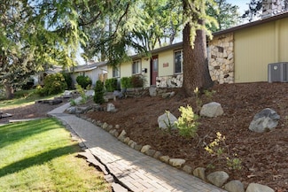 2406 Lyman Ave, Medford, OR 97504