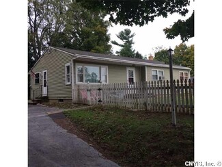 31 Empire Ave, Minetto, NY 13115