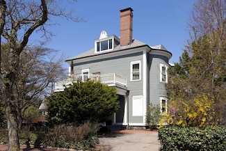 337 Harvard St Unit 3, Cambridge, MA 02139