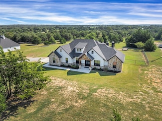 1697 S Hubbard St, Alvord, TX 76225