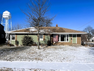 828 E Harrison St, Rensselaer, IN 47978