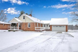 4470 Parker Rd, Hamburg, NY 14075
