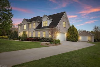 7591 Trebbiano Dr, Kernersville, NC 27284