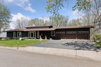 404 Summit Ln, Burnsville, MN 55337