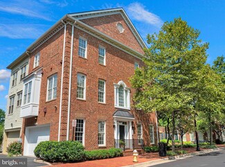 1738 Potomac Greens Dr, Alexandria, VA 22314