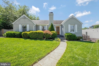 2020 N Lincoln St, Arlington, VA 22207