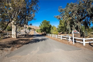 9455 Hierba Rd, Agua Dulce, CA 91390