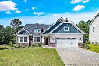164 Valley Stream Rd, Spring Lake, NC 28390
