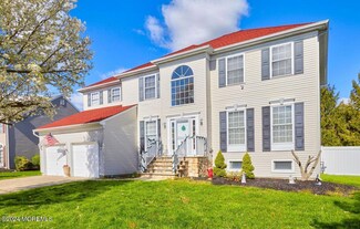 9 Paceview Dr, Howell, NJ 07731