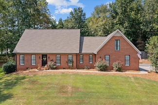 2654 Foxmore Cir, Dalton, GA 30720