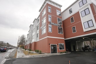 680 Worcester St Unit 104, Wellesley, MA 02482