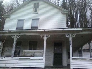207 Main St, Charlemont, MA 01339