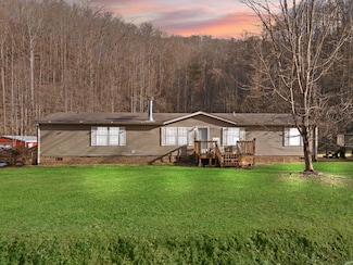 1065 Saplin Fork Rd, Manchester, KY 40962