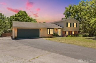 6137 Tanager Way, Dayton, OH 45449