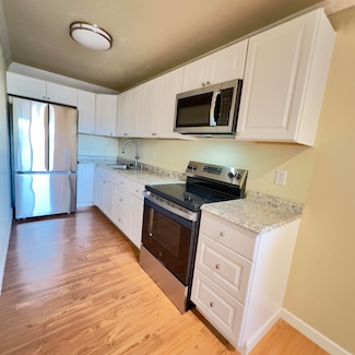 675 N Los Felices Cir W Unit 201, Palm Springs, CA 92262