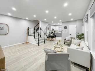 45 Rutgers St, Irvington, NJ 07111