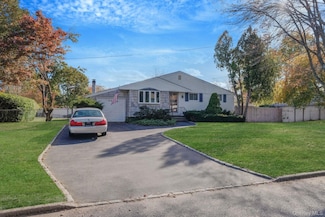 236 New York Ave, Bay Shore, NY 11706