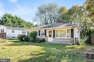 10 W Summit Ave, Oxford, PA 19363